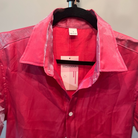 Pink WDIDARA iridescent shimmer button up shirt size small NWT - Picture 2 of 3
